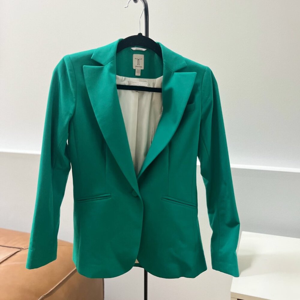 TRISTAN – Fitted Blazer – Green – Size 1 – Machine Washable, Made in Canada